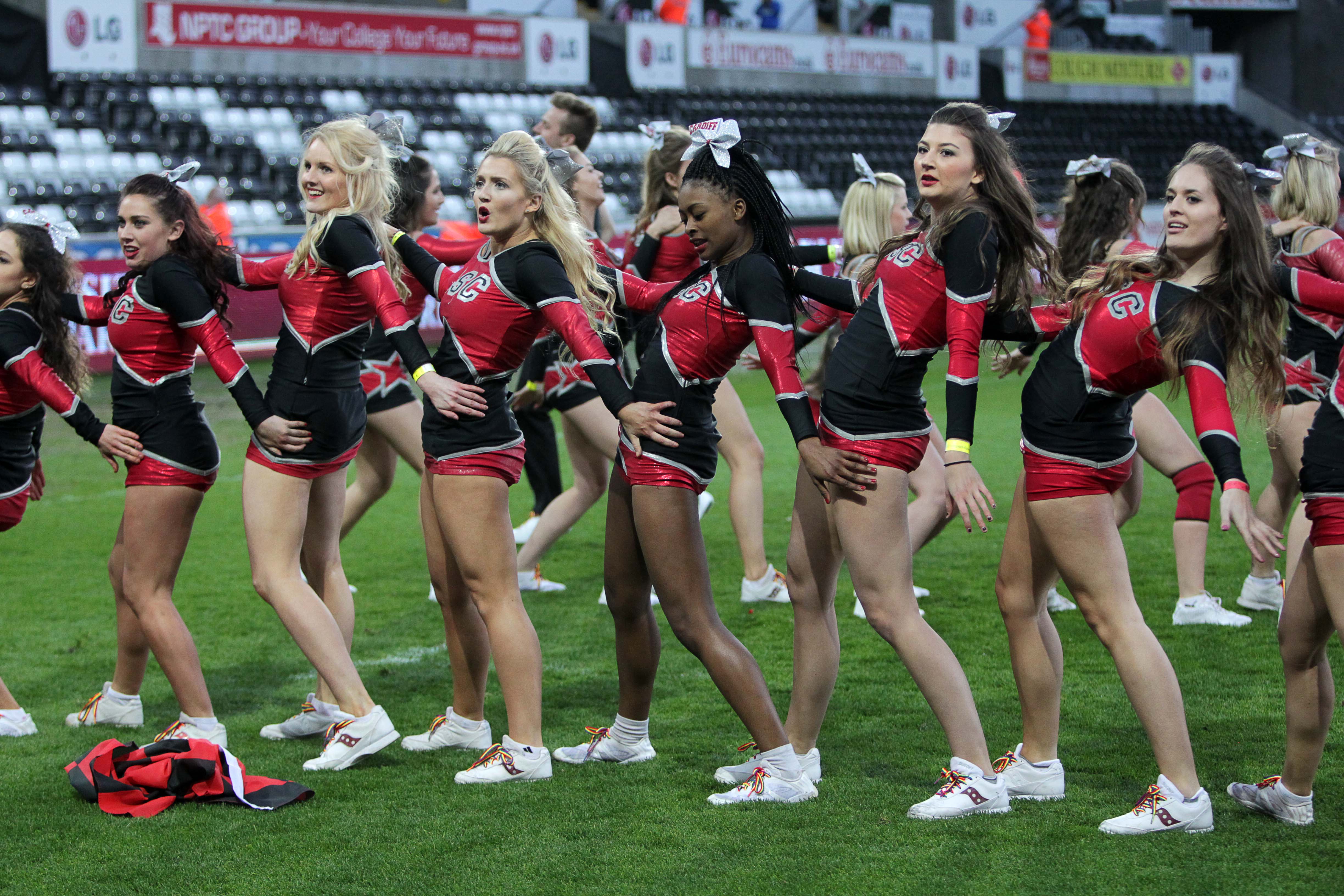 Sport Spotlight Cheerleading Gair Rhydd