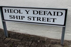 Streets in this county have also pledged to be naming streets in the Welsh language.