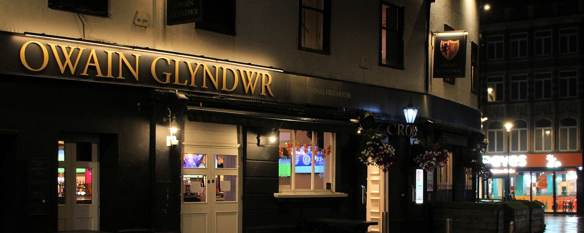 Exterior of the Owain Glyndwr Pub in Cardiff, Wales
