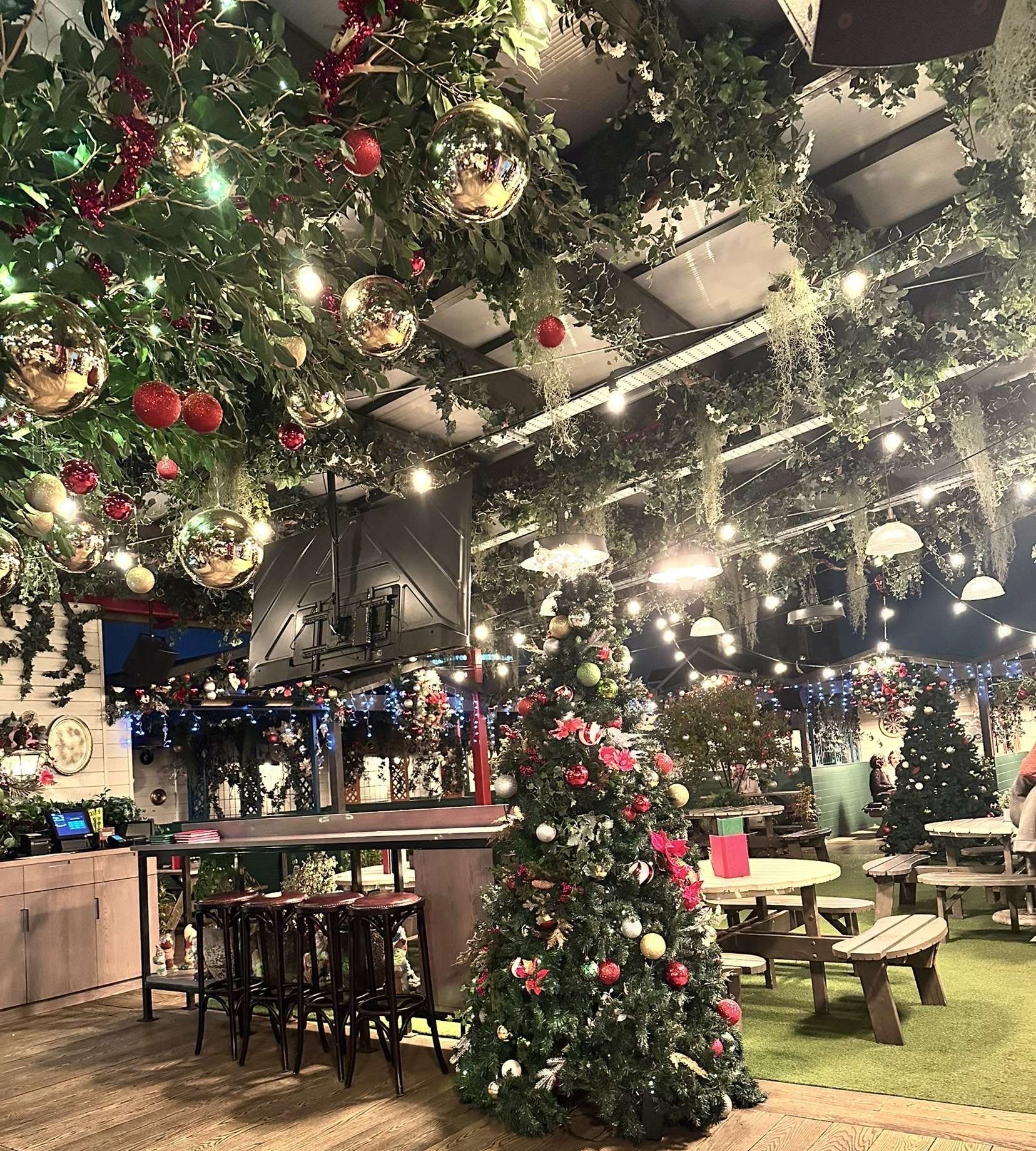 Christmas Tree and Christmas decor at Cardiff Bar