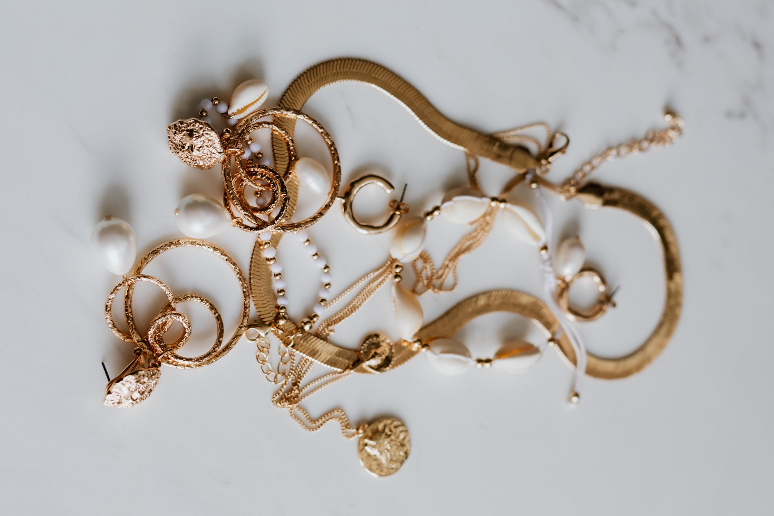 image of lots of gold jewellery